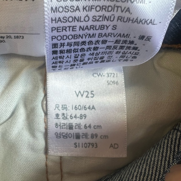 Levi's 501 Women’s Blue Denim Shorts - Picture 6 of 6